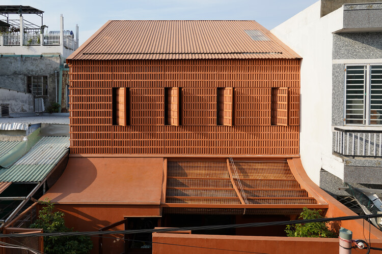 Terracotta Breath House / live out studio - Exterior Photography, Wood, Brick