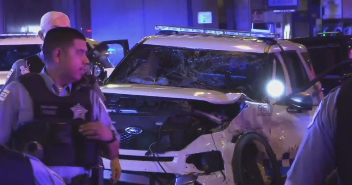 Police pursuit ends with stolen car crashing into Chicago police car on West Side