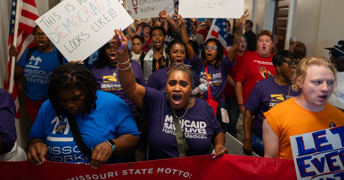 Thousands pack Missouri Capitol to protest Republican redistricting | KCUR