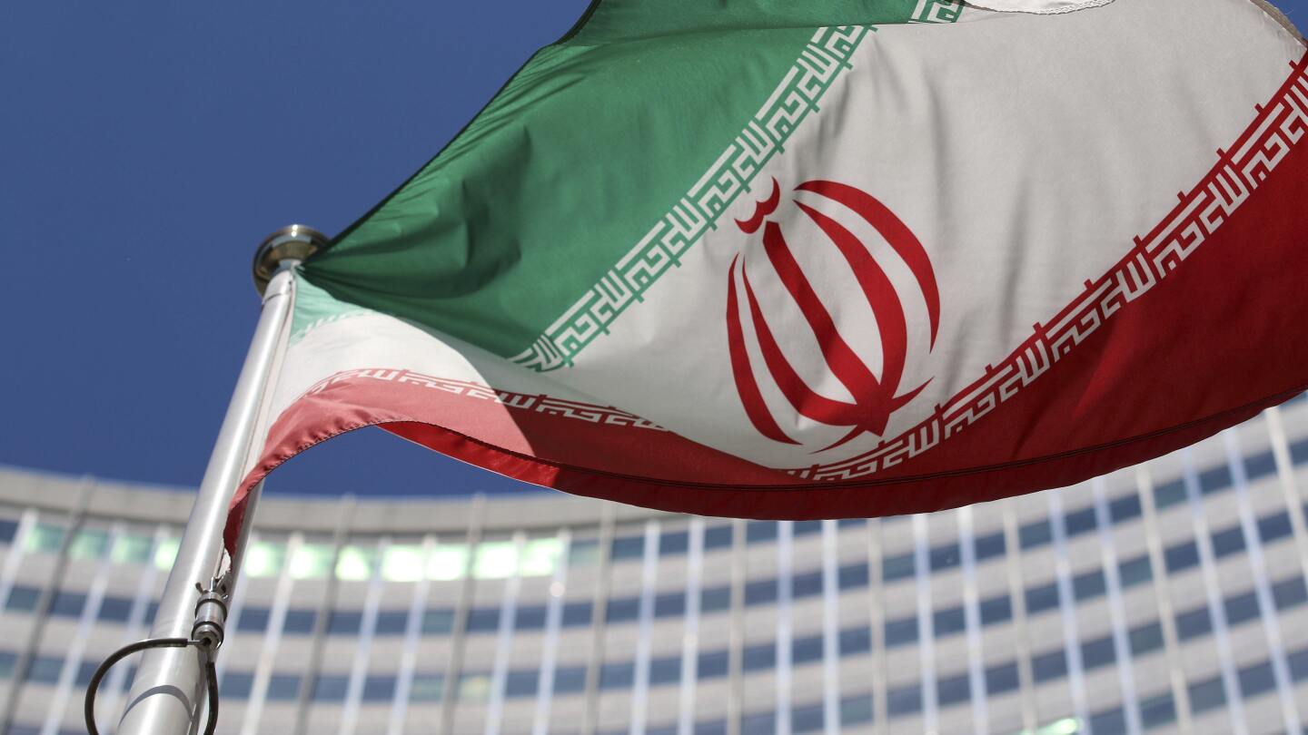 UN Security Council votes against lifting 'snapback' sanctions on Iran
