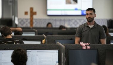 AI shakes up the call center industry, but some tasks are still better left to the humans