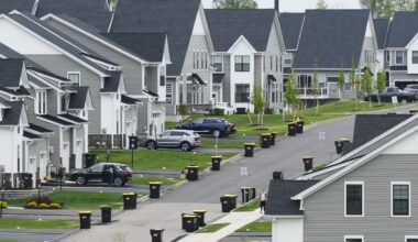 Average rate on a 30-year mortgage falls to lowest level in nearly a year