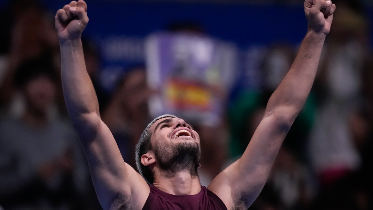 Alcaraz pays back Fritz to take Japan Open title