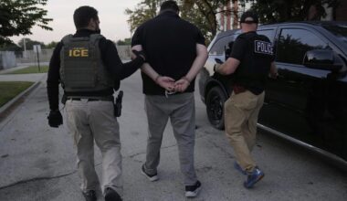 ICE denies using excessive force as it broadens operation in Chicago