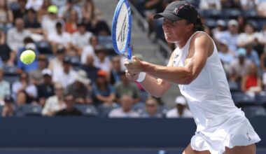 Naomi Osaka and Iga Swiatek roll into the quarterfinals at the US Open
