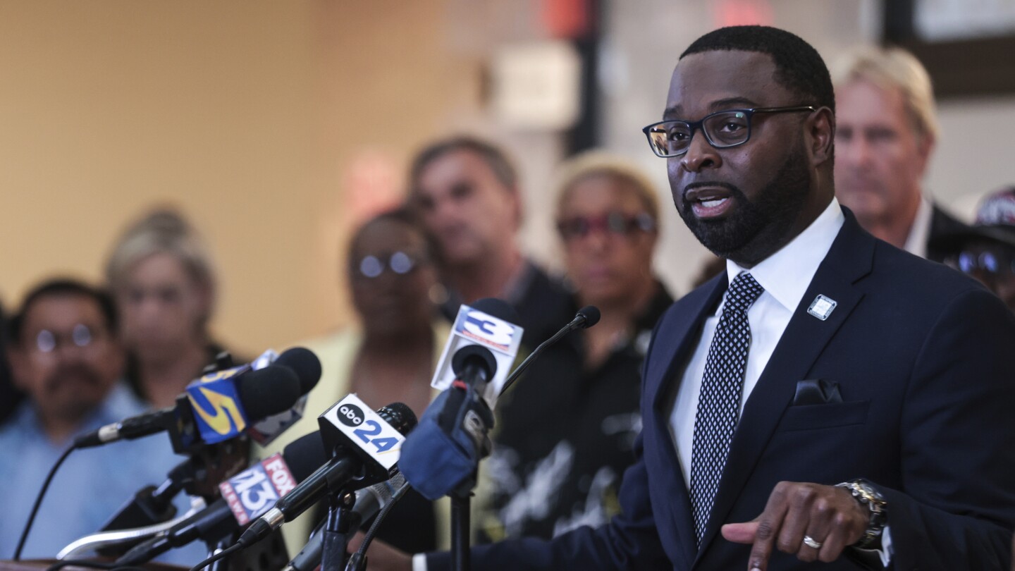 Memphis mayor learned of National Guard anti-crime deployment from Trump's TV announcement