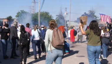 Federal agents use tear gas on protesters at Chicago immigration site