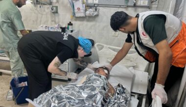An American nurse in Gaza City films a hospital's collapse