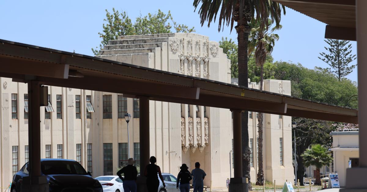 Trump's veterans housing plan in West L.A. advances behind a wall of secrecy