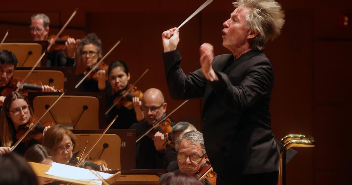 Esa-Pekka Salonen to assume new role with the Los Angeles Philharmonic