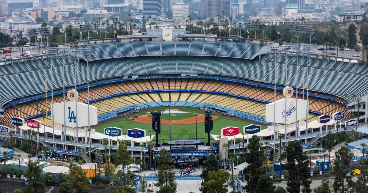 MLB app ticket issues cause delays for fans entering Dodger Stadium