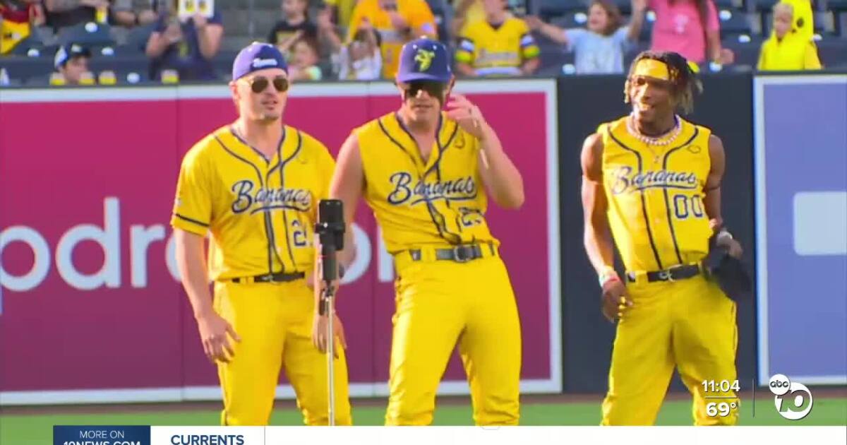 Savannah Bananas bring 'Banana Ball' to a sold-out Petco Park