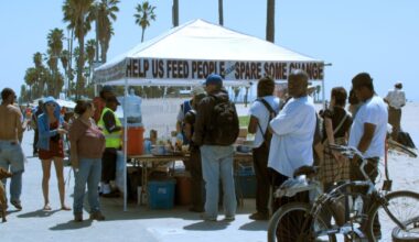 California lawmakers pass bill protecting residents’ right to give food, water to unhoused people