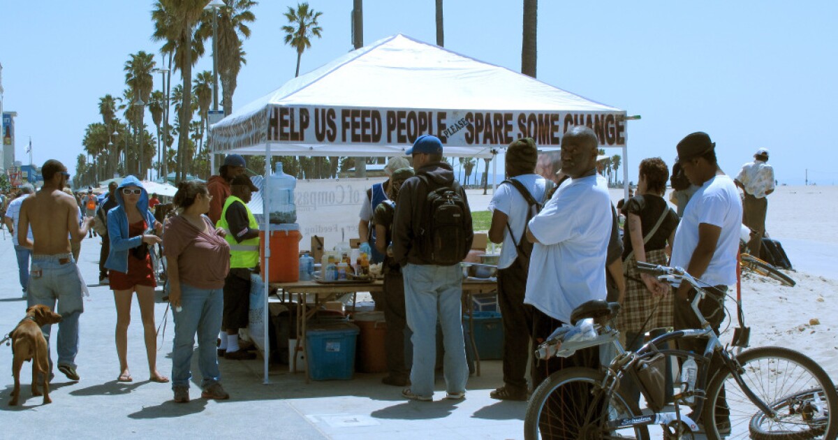 California lawmakers pass bill protecting residents’ right to give food, water to unhoused people