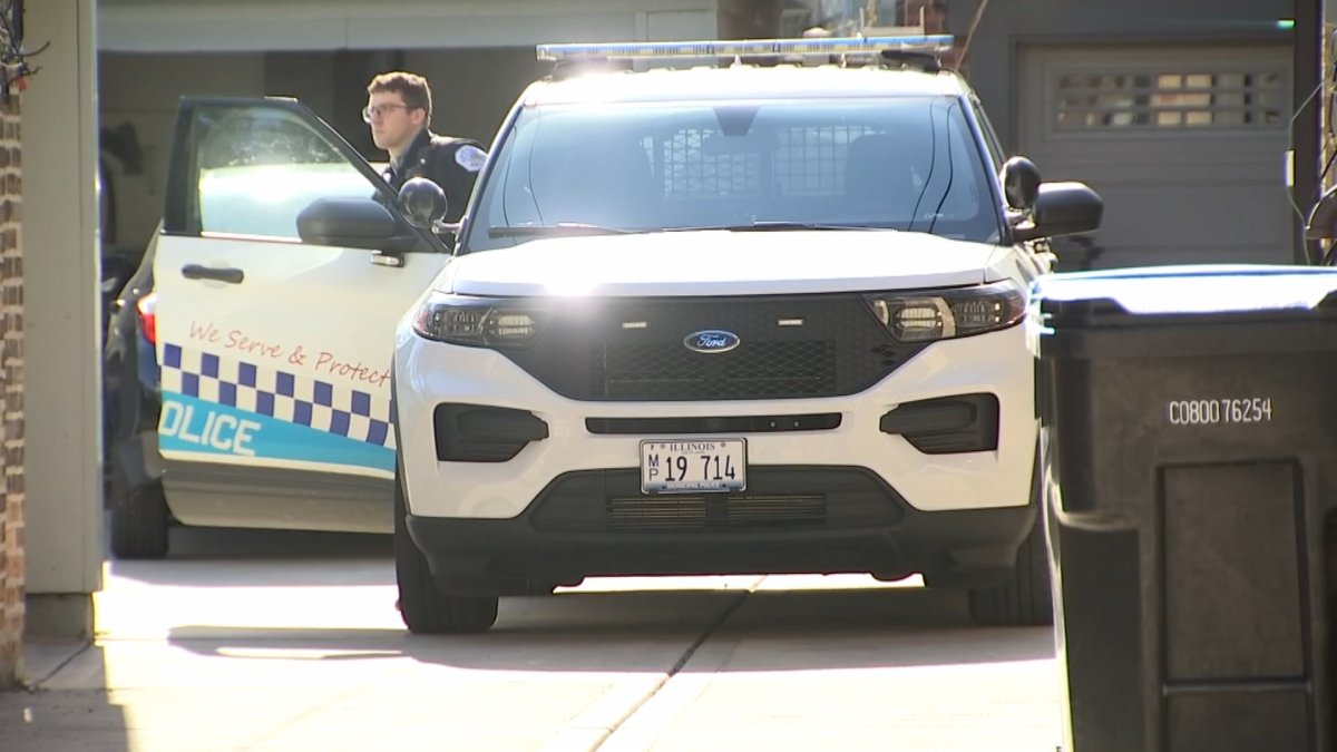 Man attacked while trying to break up Chicago Loop robbery – NBC Chicago