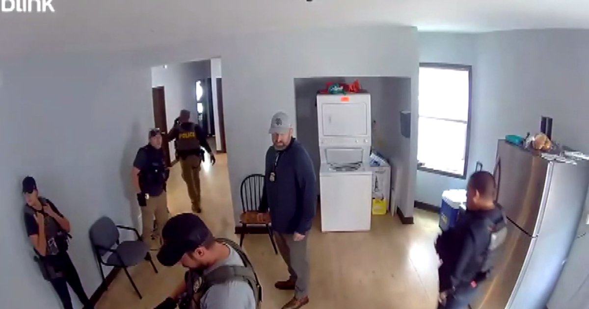 Landlord says 6 residents were taken from West Side Chicago building, detained by ICE