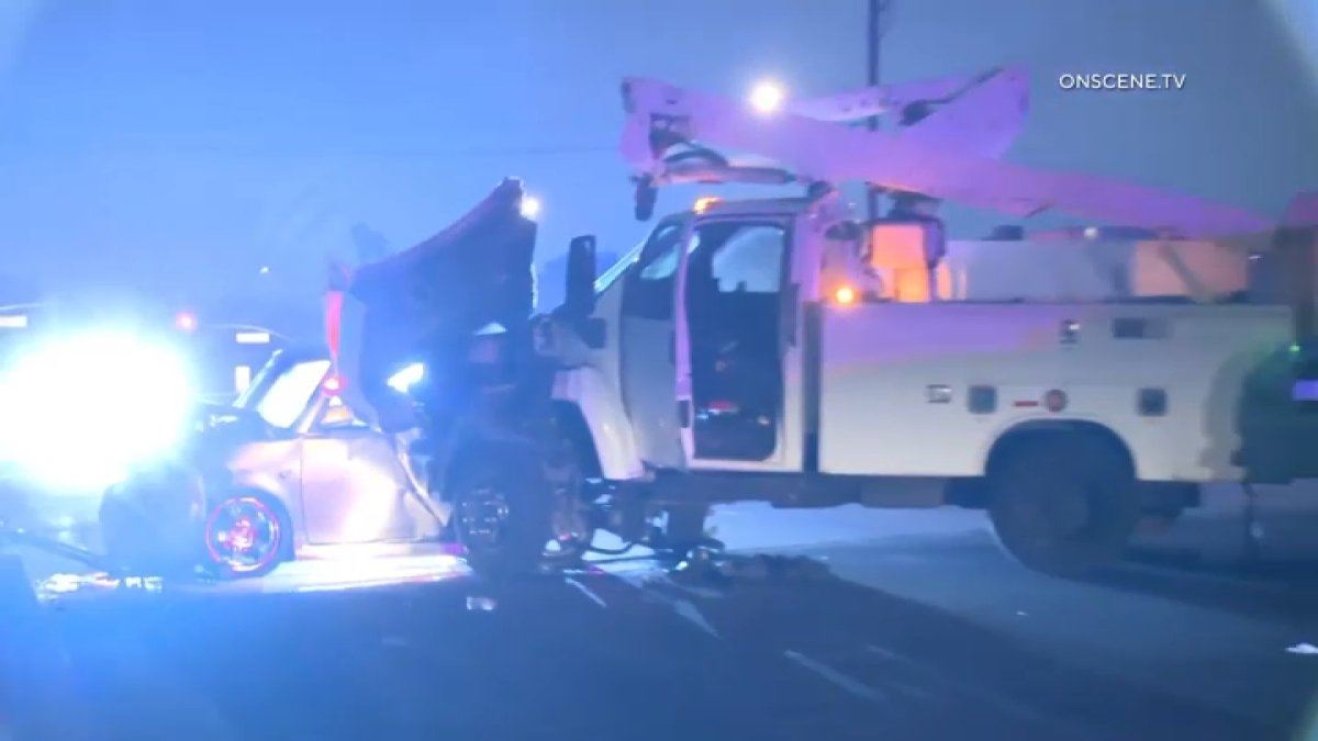 Utility truck slams into parked vehicles in South Whittier – NBC Los Angeles