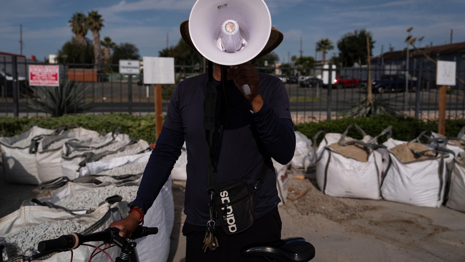 Home Depot stores, long a hub for day laborers, now draw immigration agents