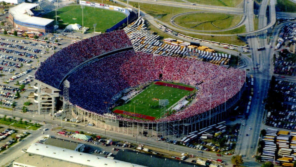 Florida-Georgia Jacksonville game remains a college football tradition