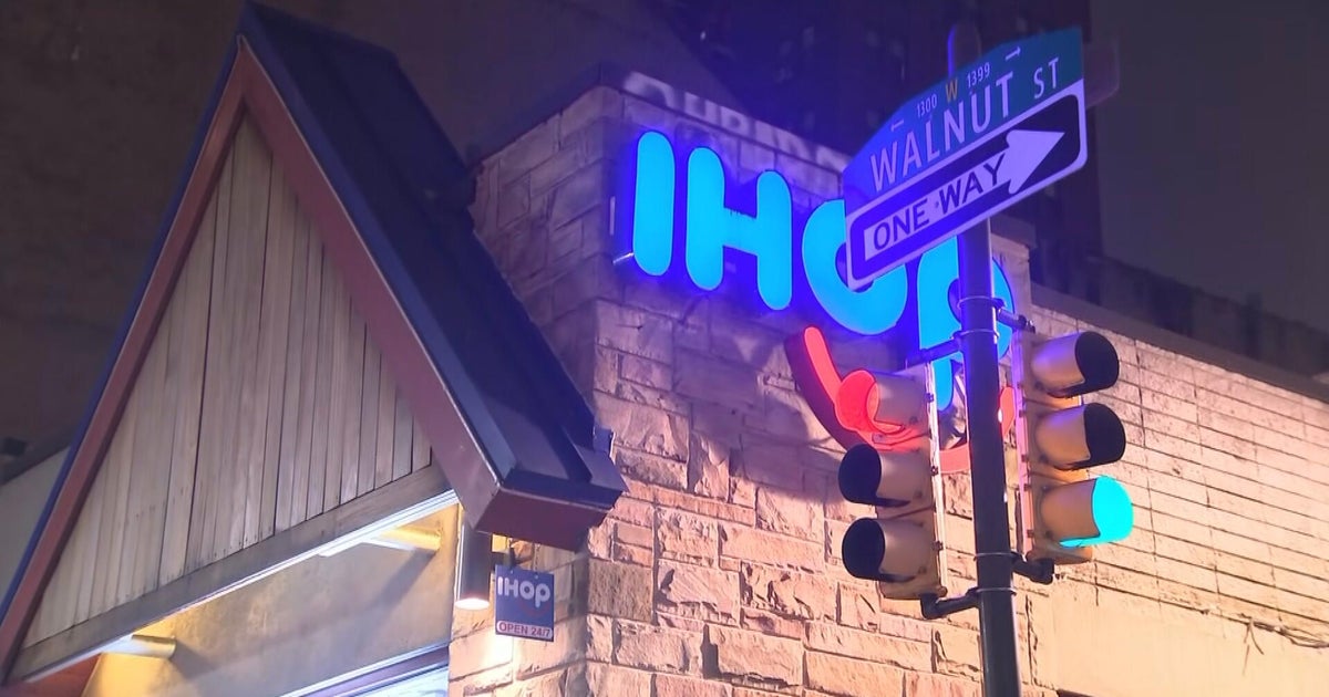 Man dies following shooting at IHOP in Center City, Philadelphia