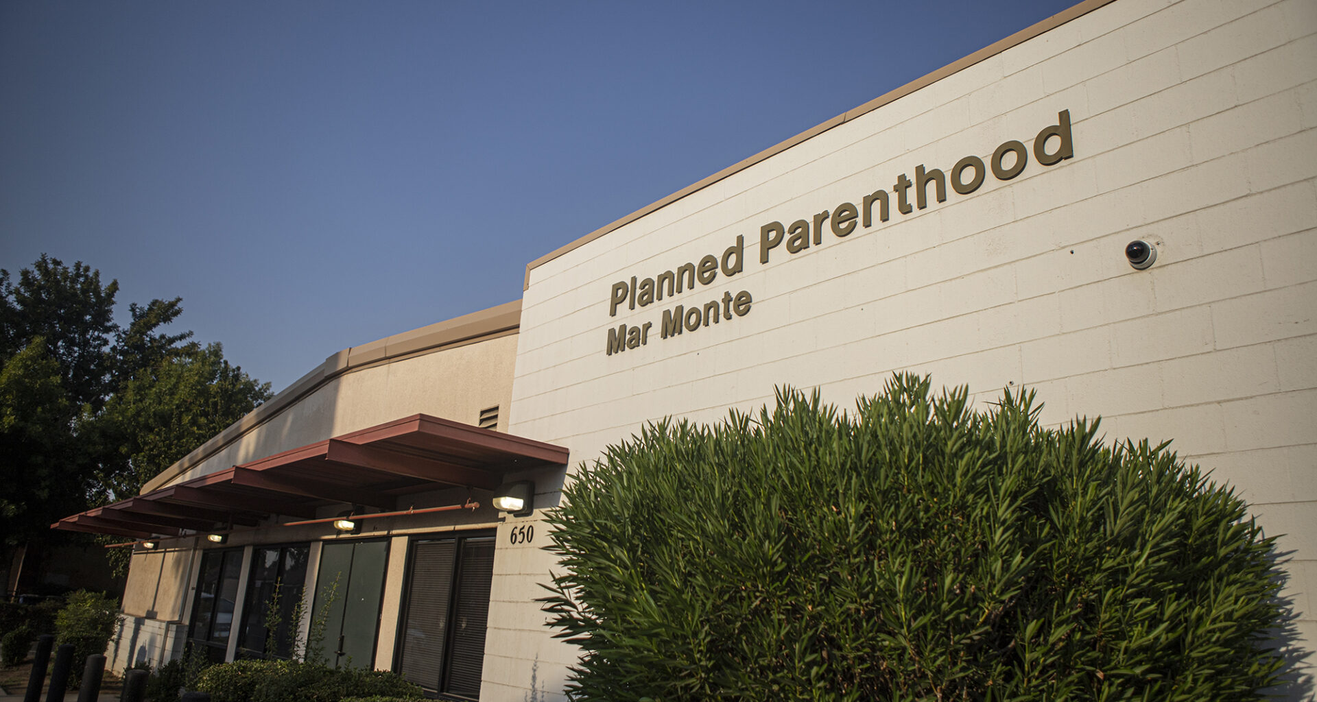 CA gives Planned Parenthood $140 million to keep clinics open