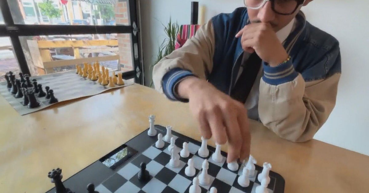 Pilsen native hopes Chicago Chess Club will make game accessible to city's Hispanic community