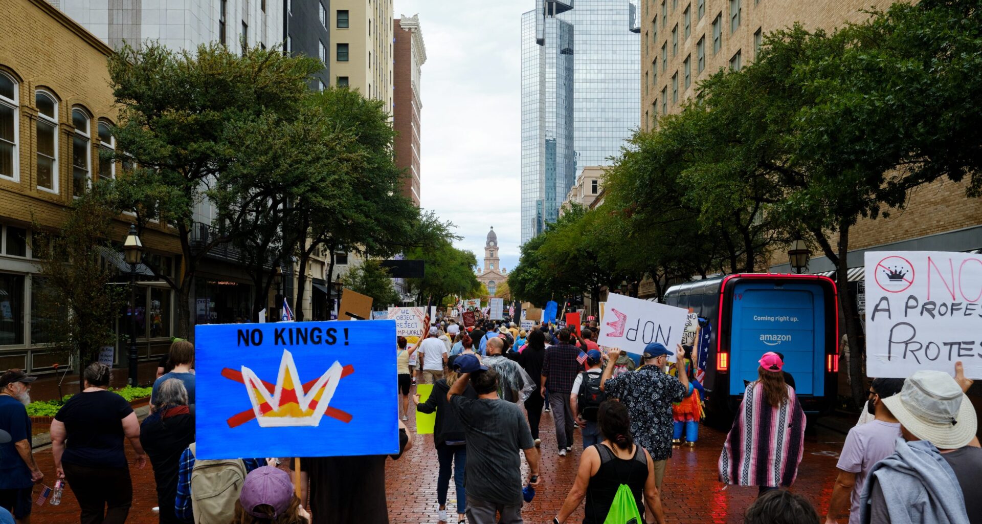 Thousands protest in downtown Fort Worth for ‘No Kings’ rally