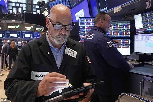 Investors have been flooding AI-based companies with a boatload of cash, hoping to get a piece of America's growing tech. But their optimism is fueling worries about a bubble