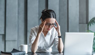 Frequent nausea and dizziness, which many people wrongly put down to heat, stress or exhaustion, are early warning signs for heart disease
