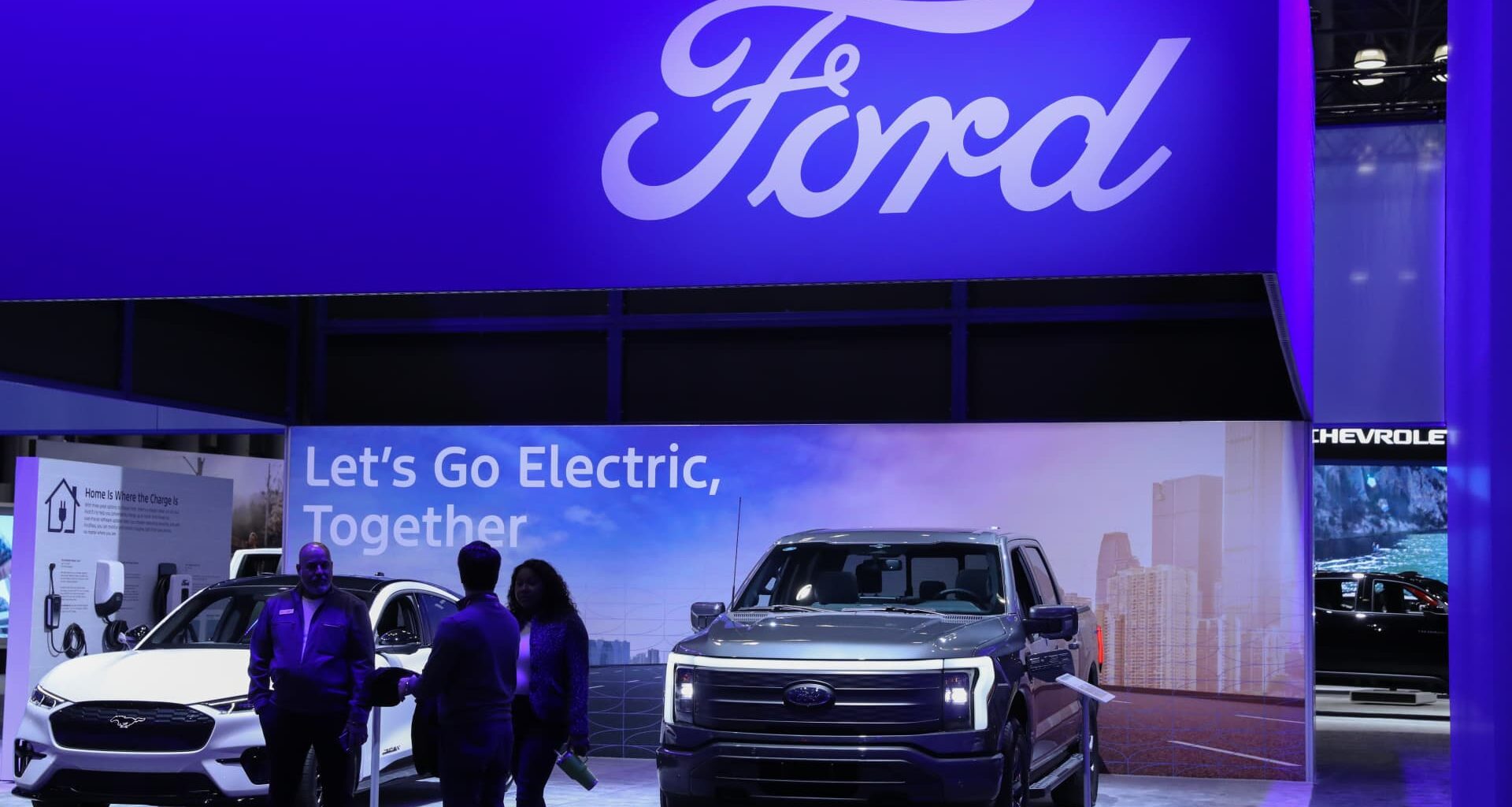 EVs, big SUVs drive Ford Q3 U.S. sales up 8.2%