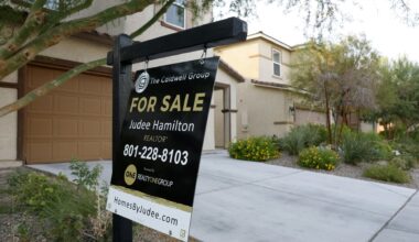 Lower mortgage rates push home sales higher in September