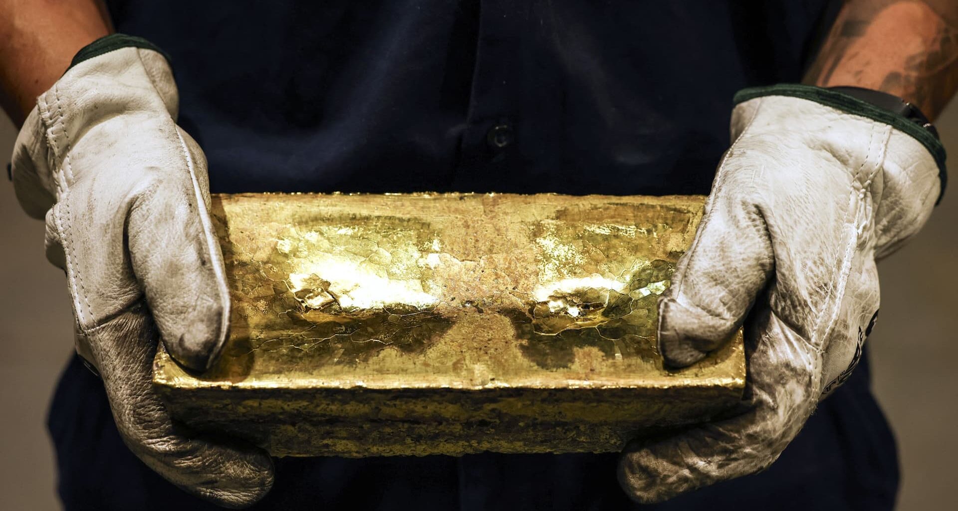 Gold prices keep rising, and jewelry companies are sounding the alarm
