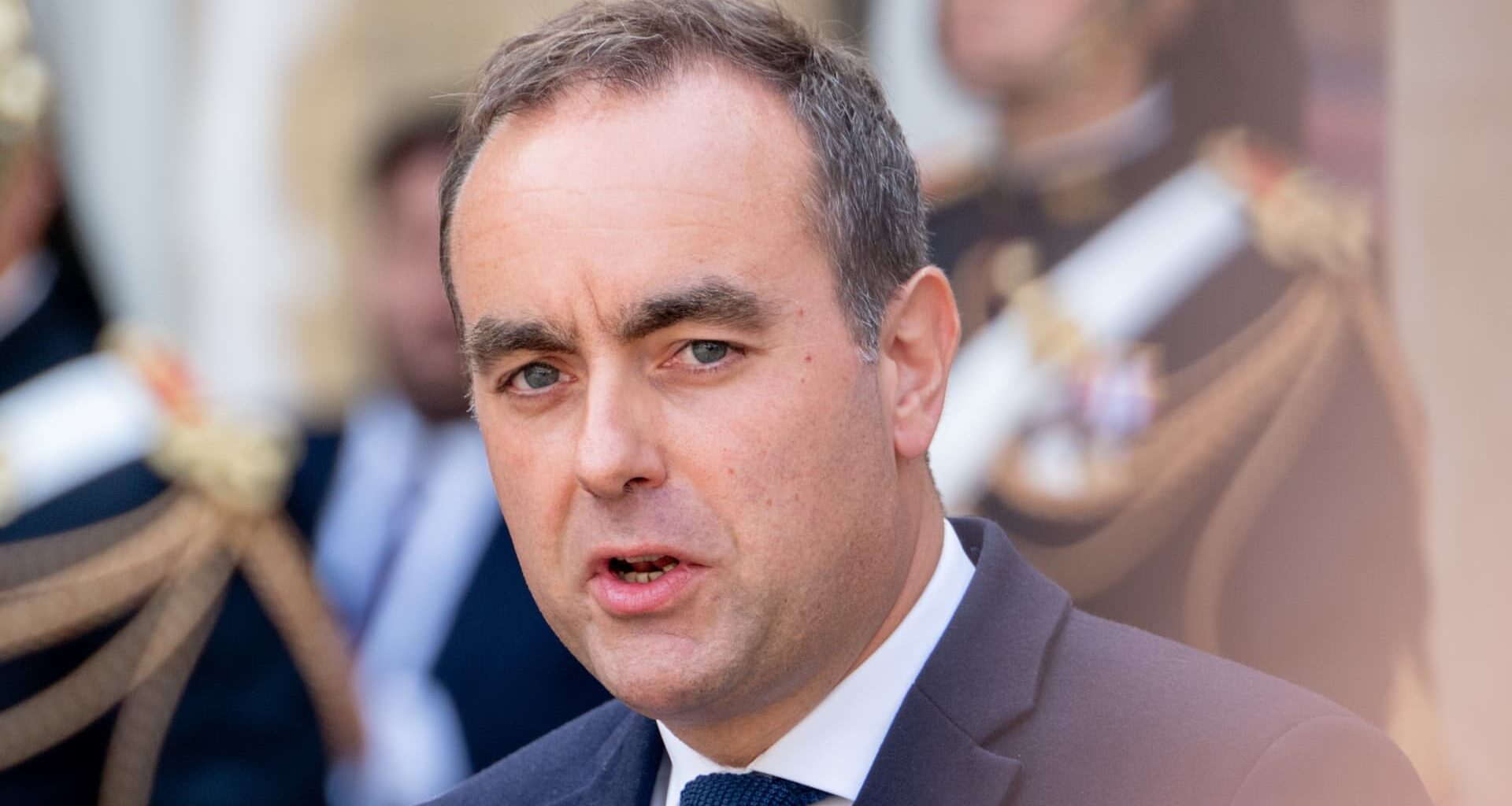 French PM resigns after 27 days sparking fresh political chaos