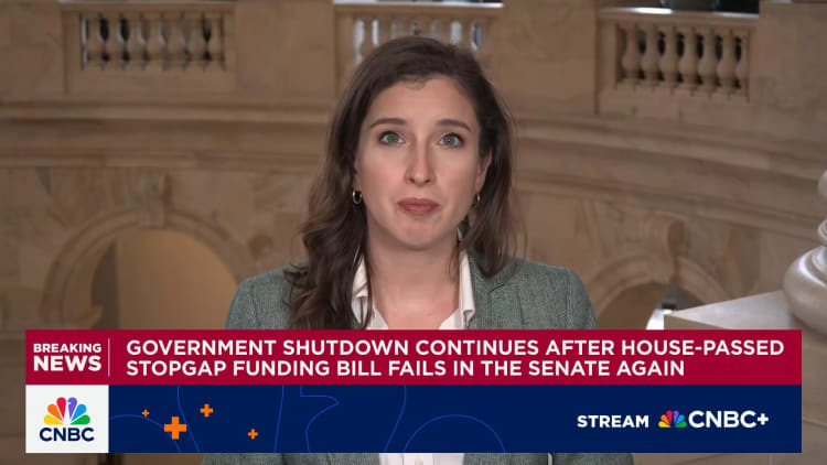 Government shutdown continues after Senate fails to pass stopgap funding bill