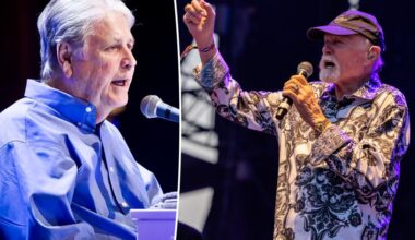 Mike Love gets emotional during tribute to Brian Wilson