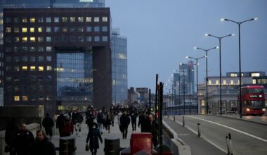 The new hybrid working norm in the UK: How many days in the office?