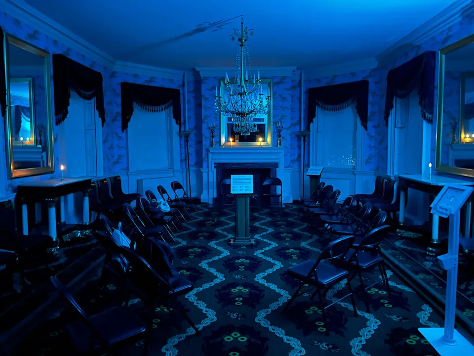 The octagon room inside Morris-Jumel Mansion.