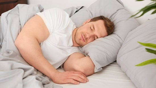 Dr Dushyant advises incorporating specific sleeping positions to alleviate joint strain and improve comfort.(Freepik)
