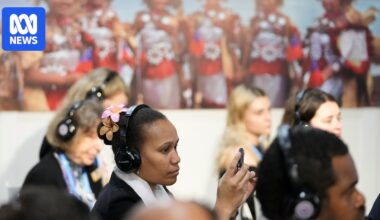 COP climate talks are 'heartbreak' for Pacific Islands. Here is why they want to host them