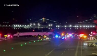 2 planes collide while taxiing at LaGuardia Airport