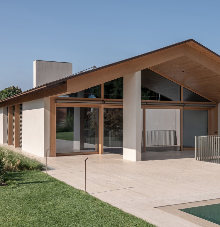 House in Brianza / Studio Gerosa - Exterior Photography, Wood, Concrete, Beam
