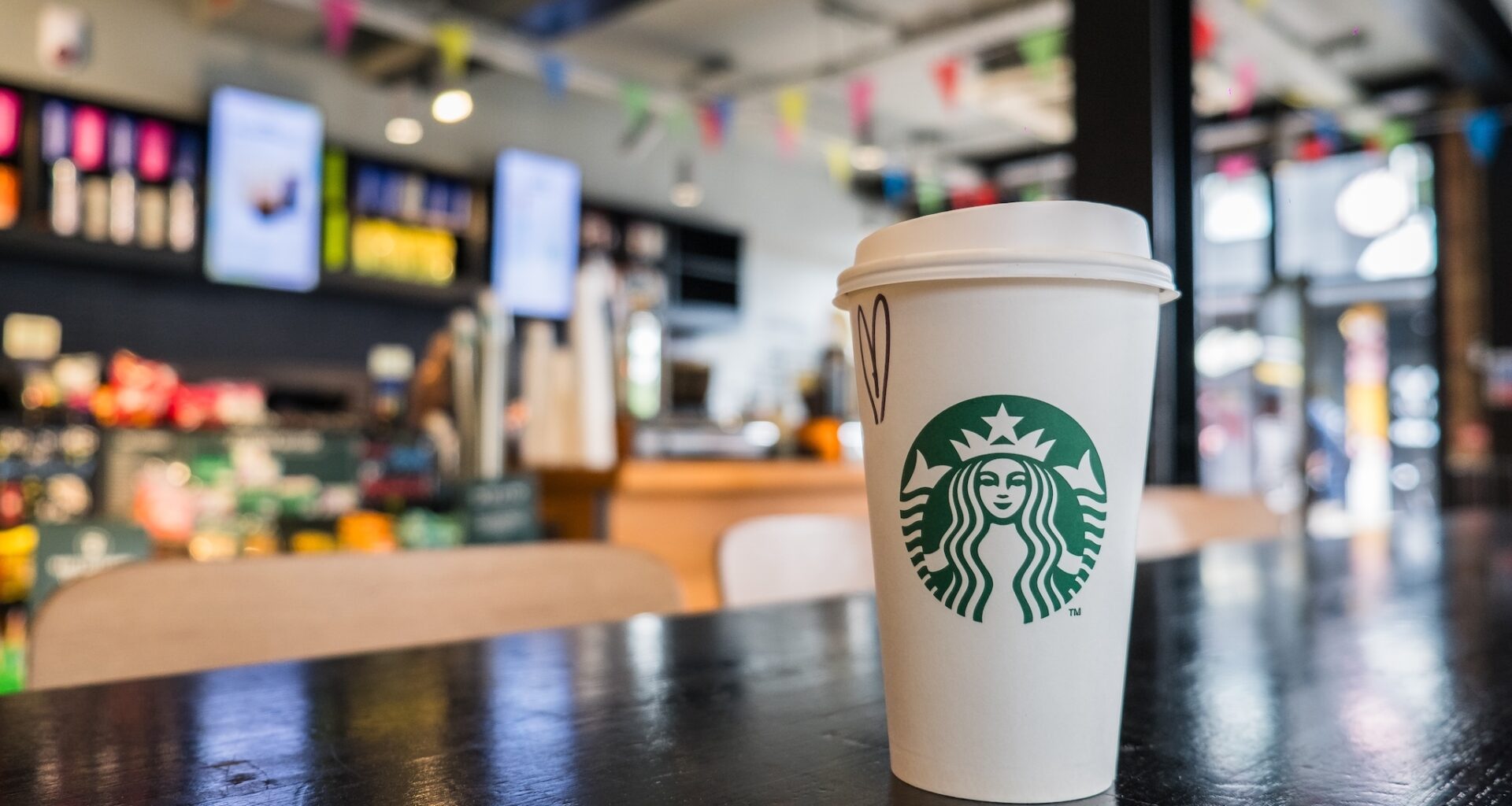 These 15 Starbucks Locations are Closing in Chicago