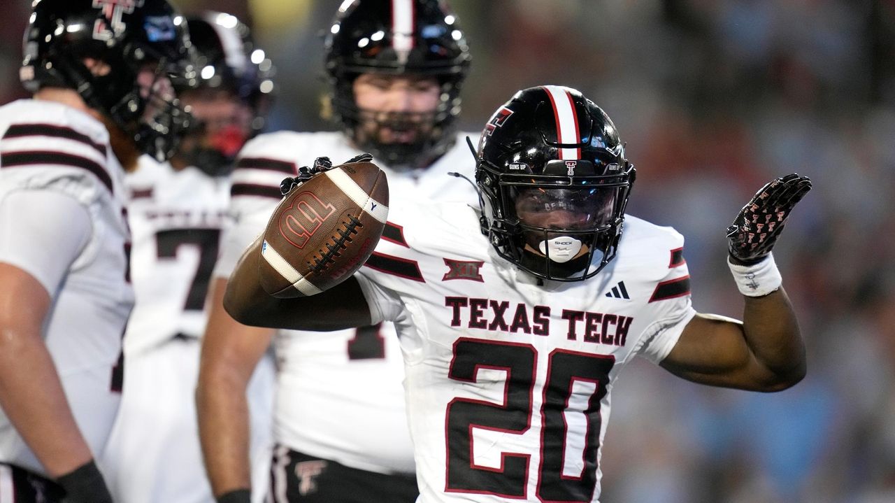 No. 11 Texas Tech dominates Houston 35-11 to improve to 5-0