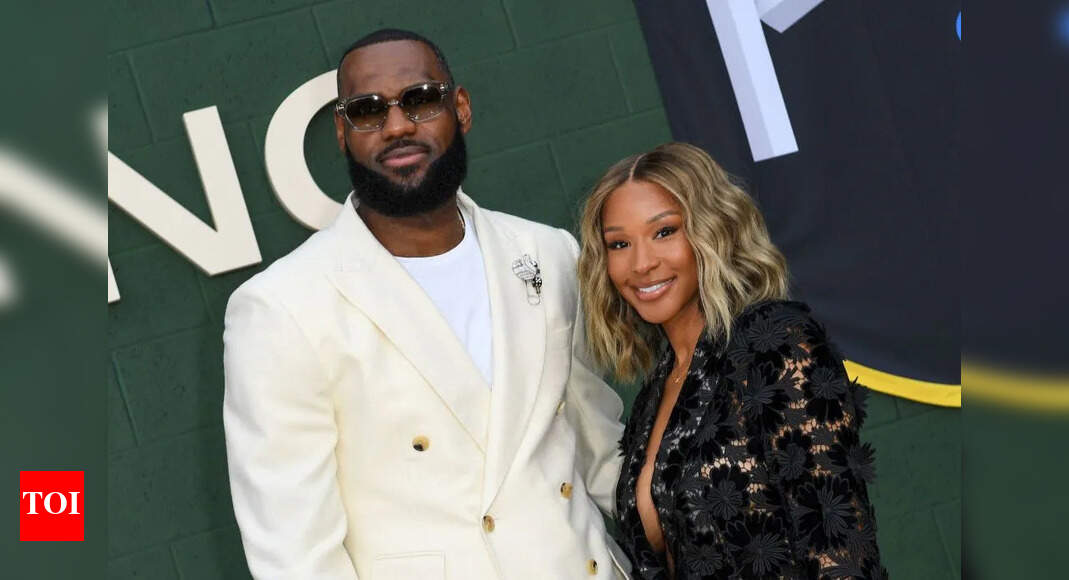“It’s a little crazy”- Savannah James reveals that one thing LeBron James hasn’t been able to change in 20 years | NBA News