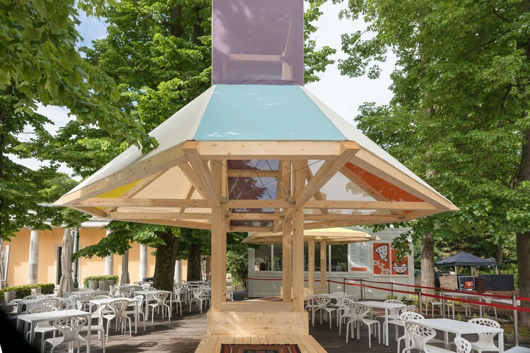 Majlis & The Manama (Wind Catchers) Pavilion  / Ahmed and Rashid Bin Shabib - Image 2 of 16