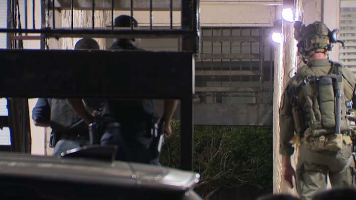 Suspect in custody after shooting at apartment complex in southwest Houston