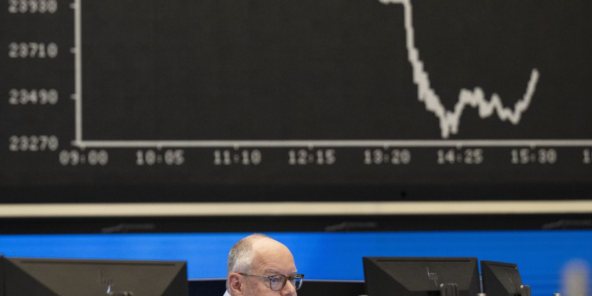Fed Governor Warns 'Job Growth Has Probably Been Negative' as US Labor Market Stalls