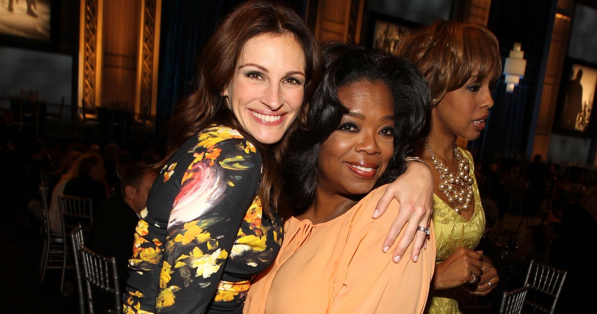 Julia Roberts Shares Oprah Baby Gift Story On WWHL