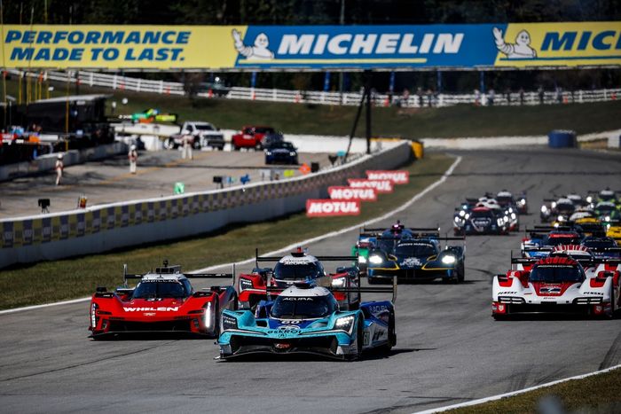#60 Acura Meyer Shank Racing w/Curb Agajanian Acura ARX-06: Tom Blomqvist, Colin Braun, Scott Dixon