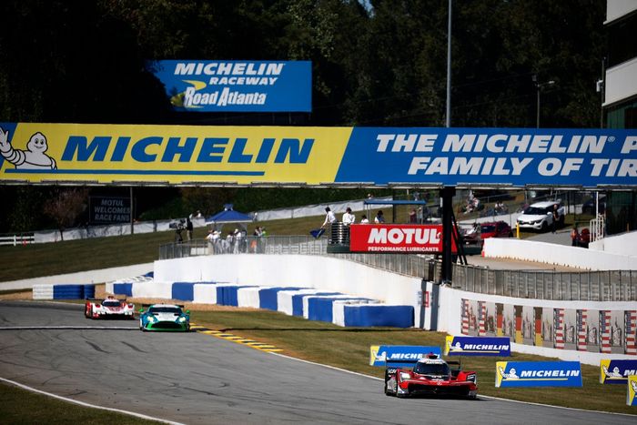 #93 Acura Meyer Shank Racing w/Curb Agajanian Acura ARX-06: Renger Van Der Zande, Nick Yelloly, Tristan Vautier